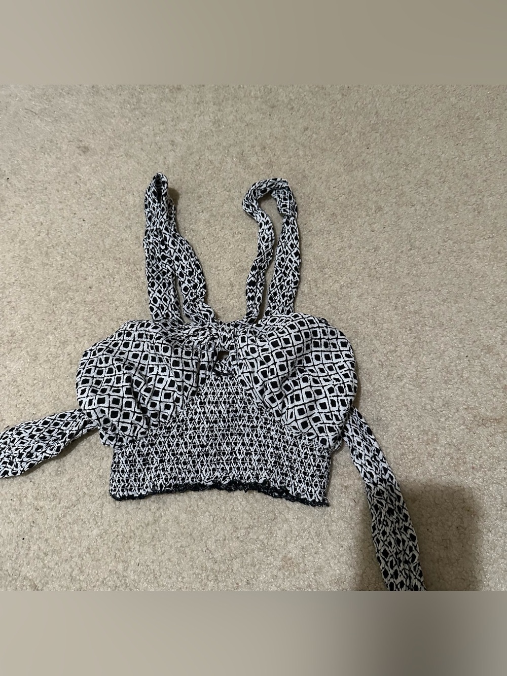 Urban Outfitters Black and White Patterned Crop Top size S